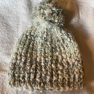 NWOT Pom beanie hat